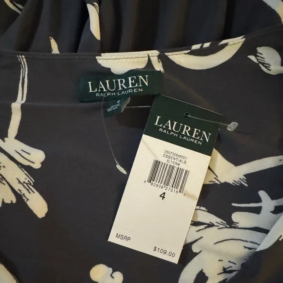 Lauren Ralph Lauren NWT Size 4 Gray White Floral Wrap Dress - Picture 7 of 7